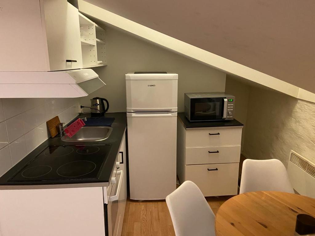Attic Floor In City! 918 Appartamento Stoccolma